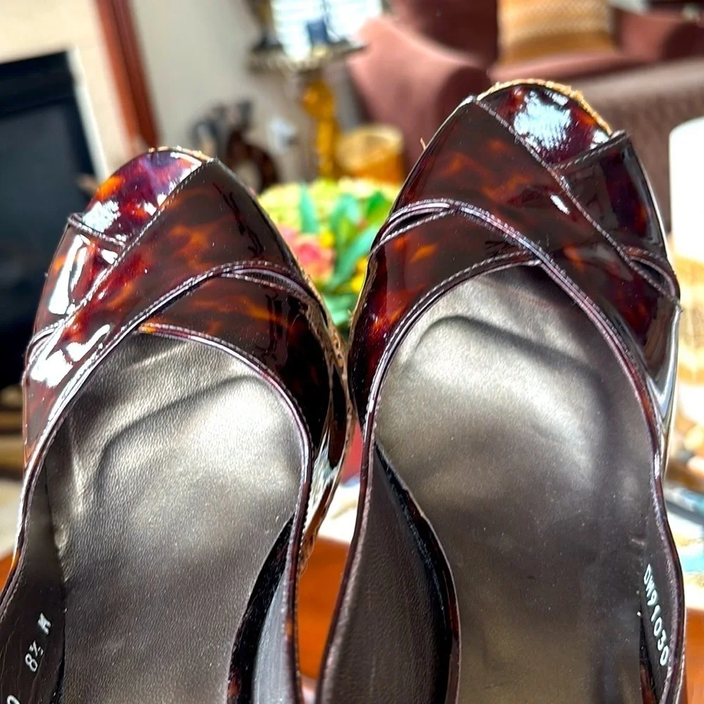 Stuart Weitzman for Scoop NYC Slingback Peep Toe Heels Tortoise Patent Leather